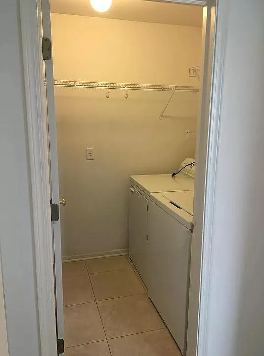 2 bed, 1065 sqft, $1,650 — Photo 2