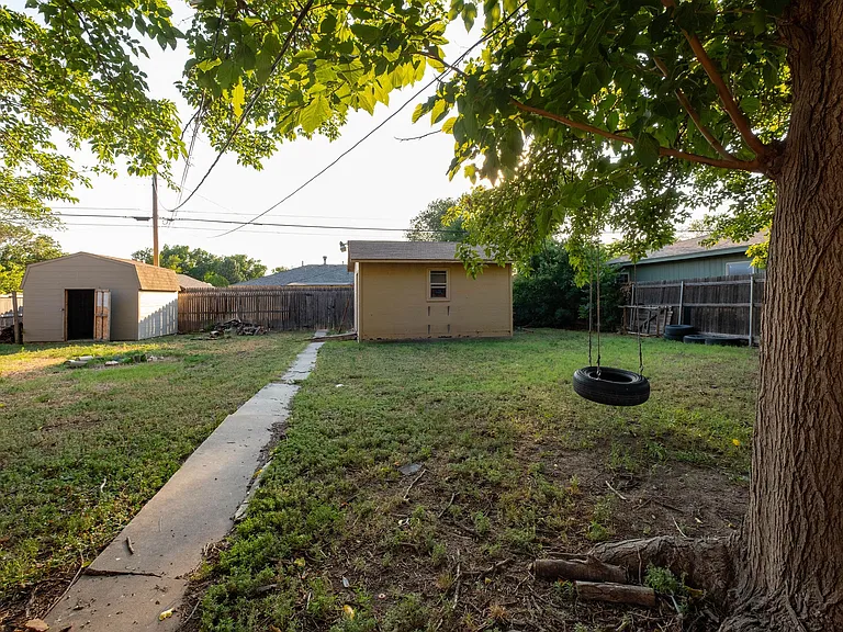 2050 Bowie St — Photo 25