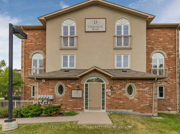 13 Cheltenham Rd #7, Barrie, ON L4M 0E7