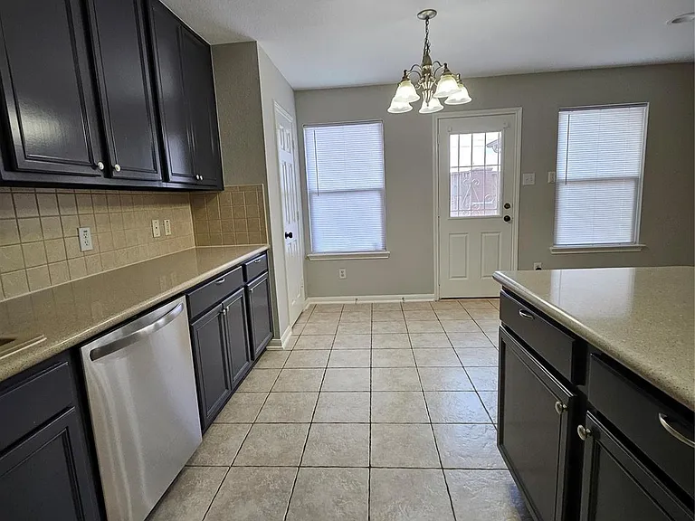 1130 Concord Pl — Photo 10