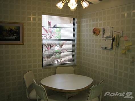 6434 Royal Manor 018