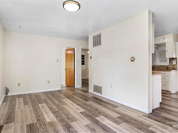 4th image of 929 Nevada St