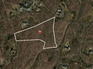 16 Cowdray Park Dr, Armonk, NY 10504