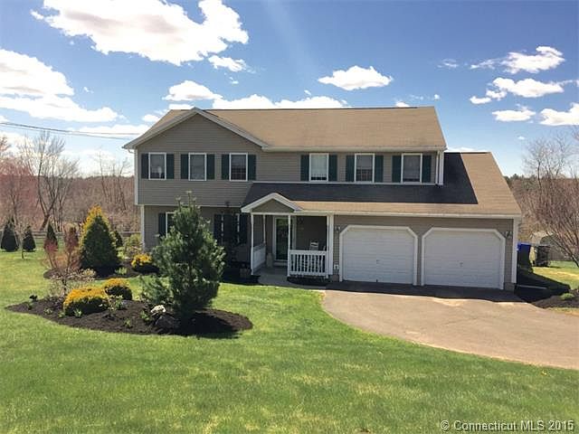 Excellent curb appeal; hous...