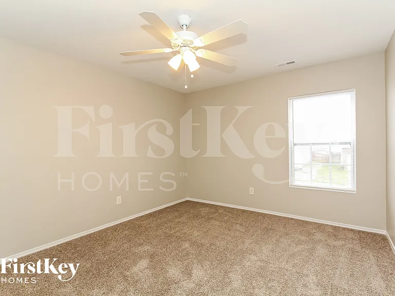 2709 Buckleigh Dr — Photo 11