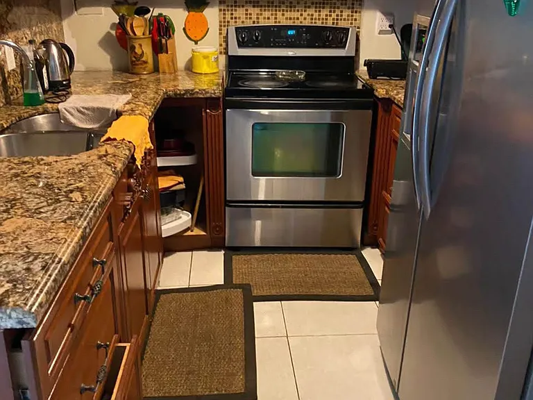 10315 SW 35th Ter — Photo 5