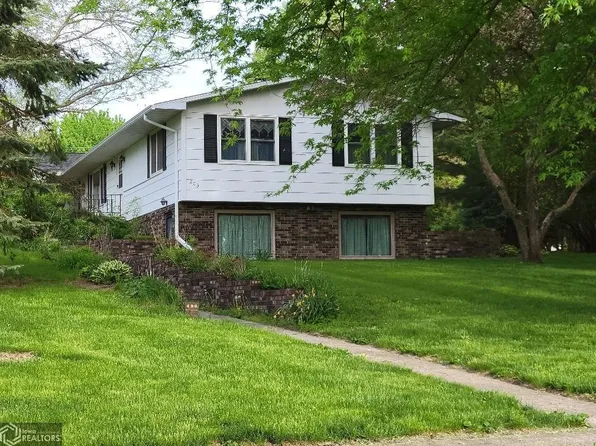 203 N Eskridge St, Dows, IA 50071
