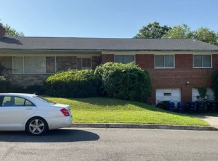 1700 Redwood Ter NW, Washington, DC 20012
