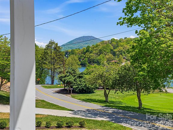 3rd image of 721 Golf Course Rd