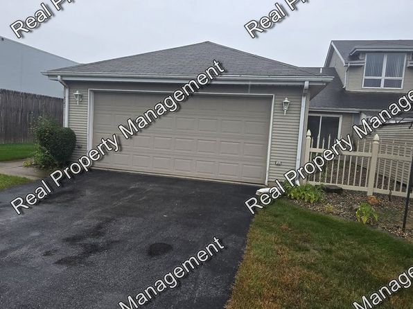 823 Spruce Ln