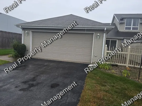823 Spruce Ln, Schererville, IN 46375