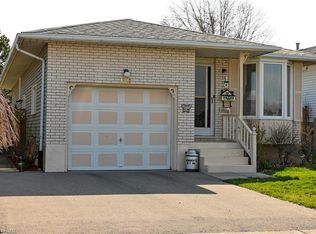 165 Woodrow St, Saint Catharines, ON L2P3V8