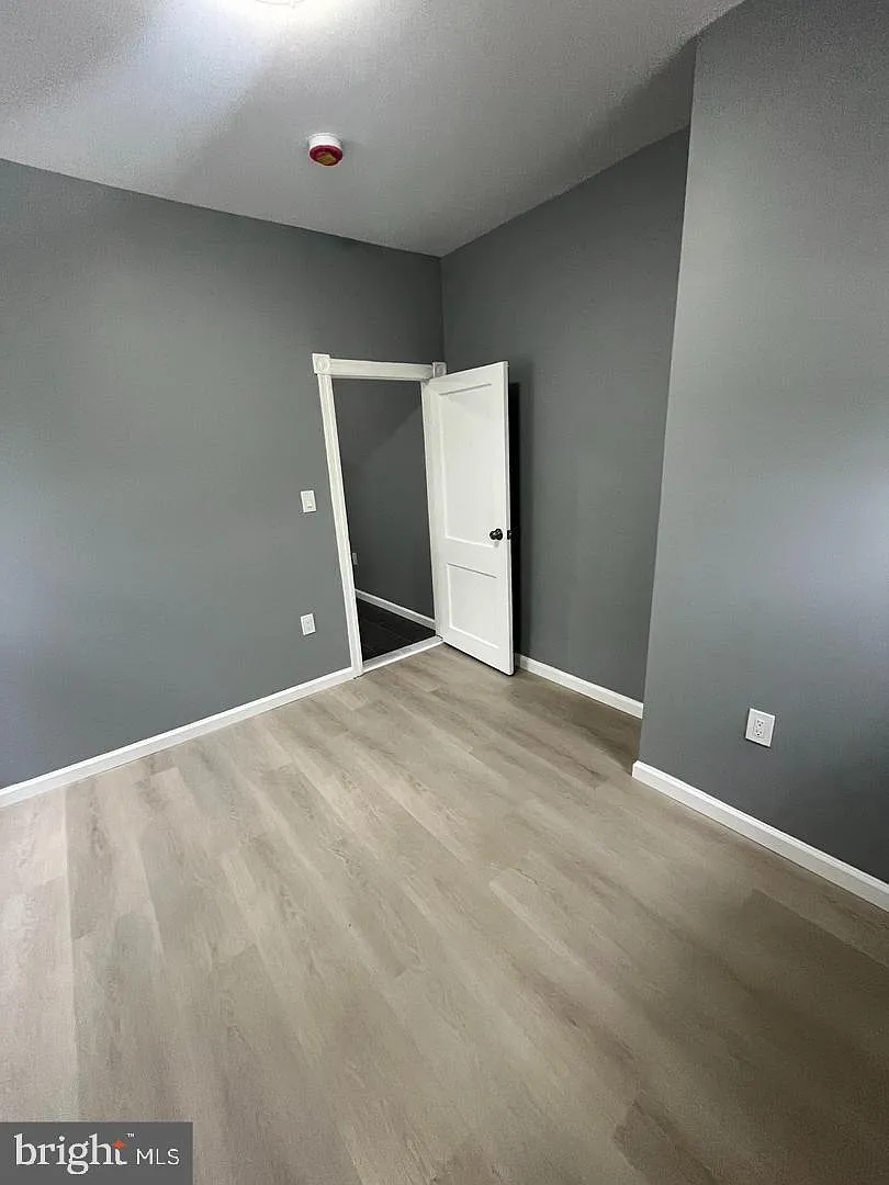 2 bed, 1.0 bath, 1450 sqft, $1,300 — Photo 3