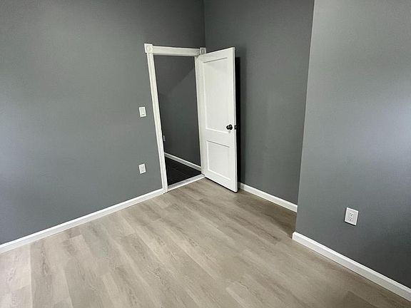 3rd image of 5917 Spruce St #2