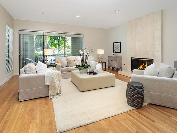 3rd image of 621 Manresa Ln