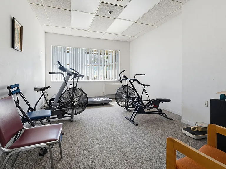 18 Mall Rd #407 — Photo 3