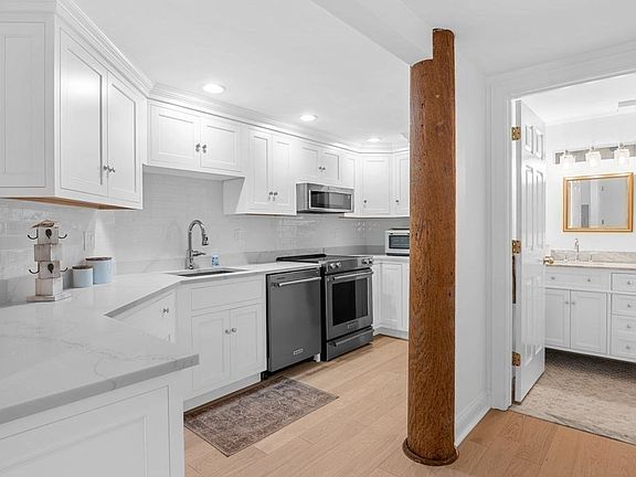 5th image of 53 Warren St APT 210