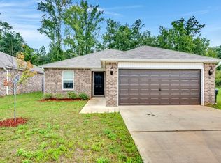 716 The Heights Ln, Calera, AL 35040