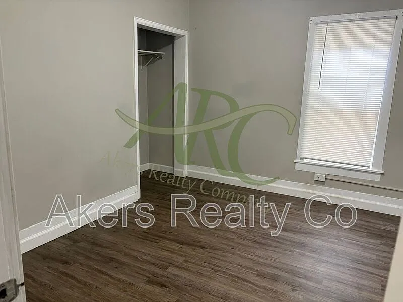 3 bed, 1.0 bath, 1020 sqft, $1,445 — Photo 4