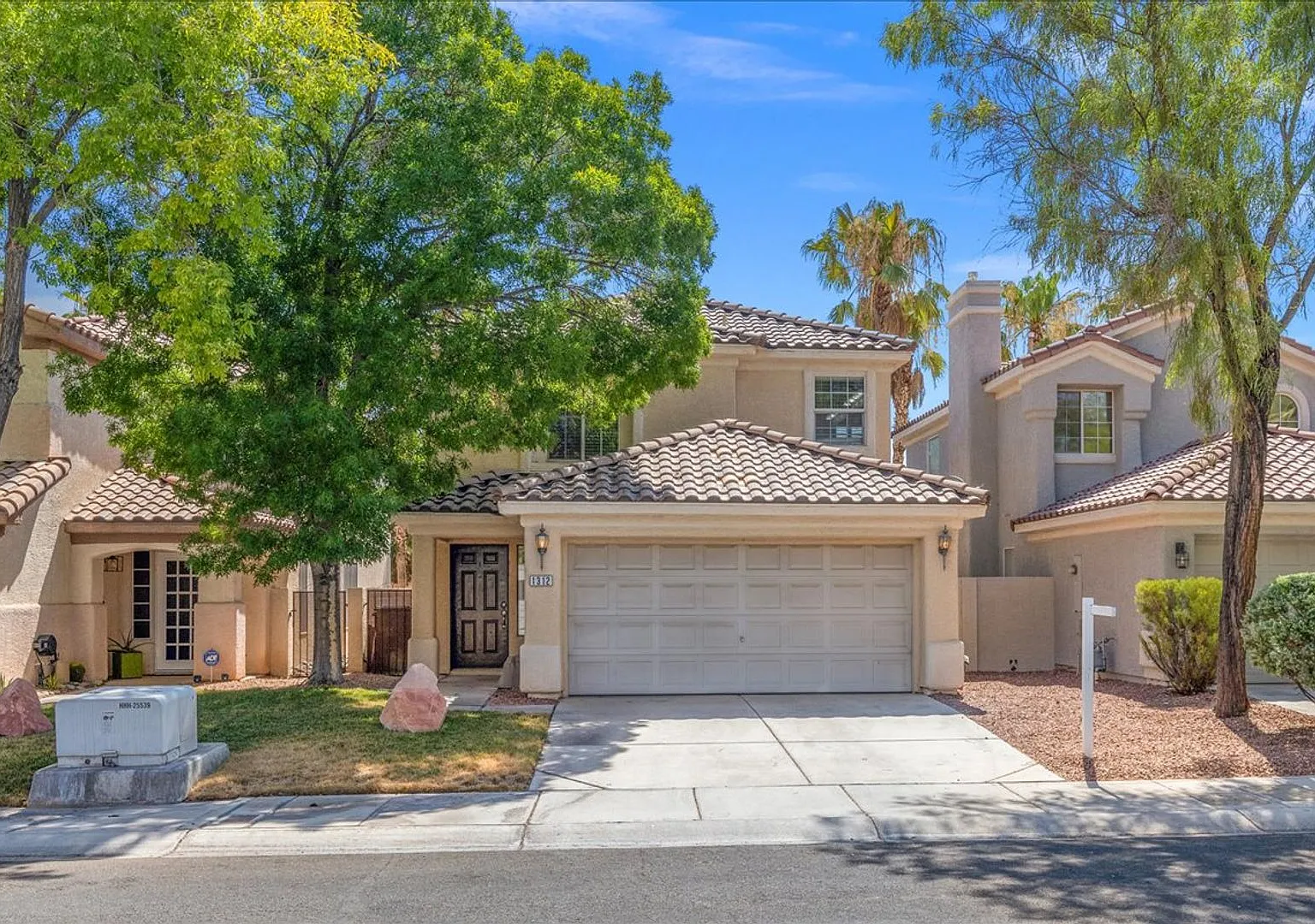 Gorgeous 4 Bedroom Home with Modern Feel in Summerlin — Photo 1