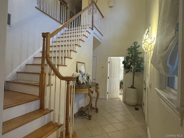 2465 Fairway Dr — Photo 3
