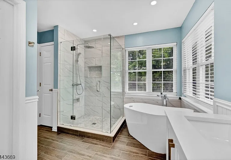 10 Stevens Ln — Photo 23