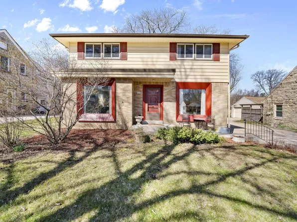8027 North Whitney ROAD, Fox Point, WI 53217