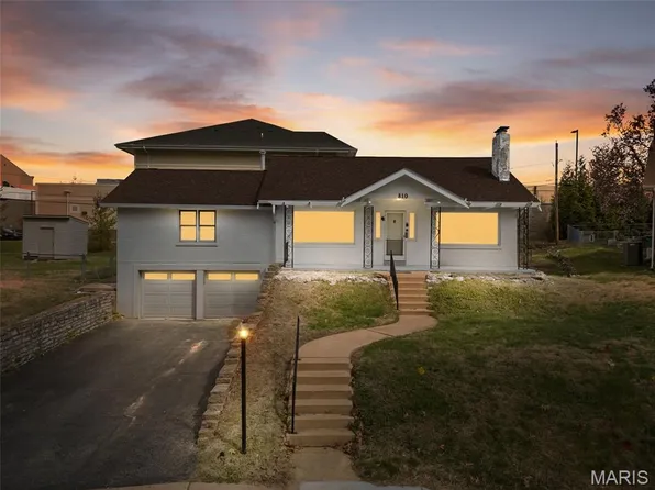 810 Webster Ct, Saint Louis, MO 63119