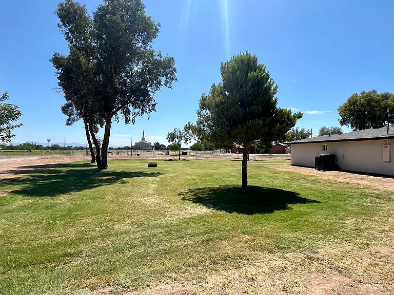 Open side yard space and great views