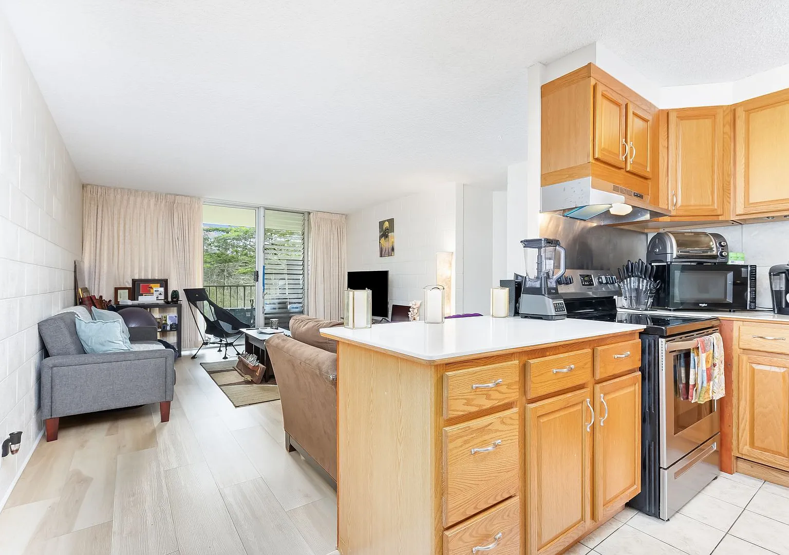 Waikalani Woodlands - 2 bedroom, 1 baths, 2 parking stalls - Avail 10/2! — Photo 4
