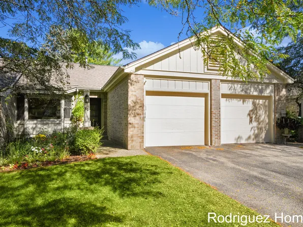 50 Skyline Cir NW, Grand Rapids, MI 49504