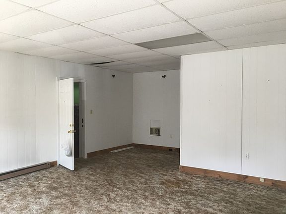 4th image of 124 E 4th St APT 1