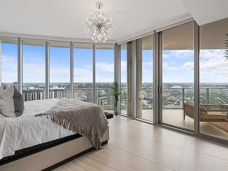 851 NE 1st Ave #Penthouse 4912 — Photo 6