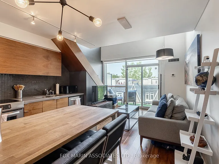 954 King St W #517 — Photo 1