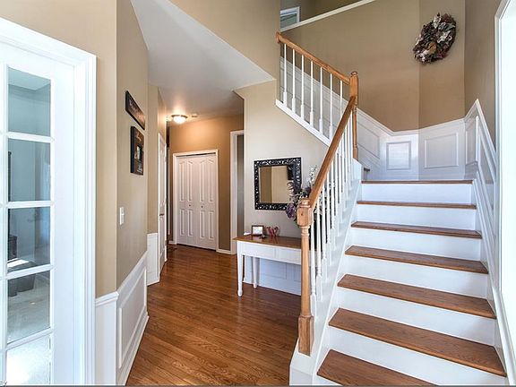 3rd image of 2875 Hawkins Ln