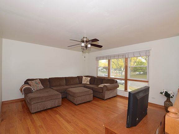 2nd image of 379 Summerfield Dr