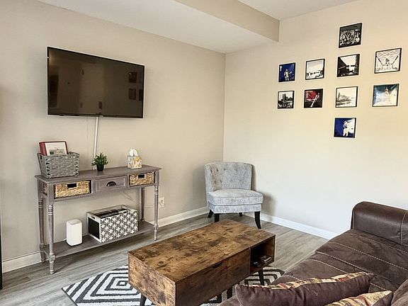 3rd image of 900 19th Ave S APT 103