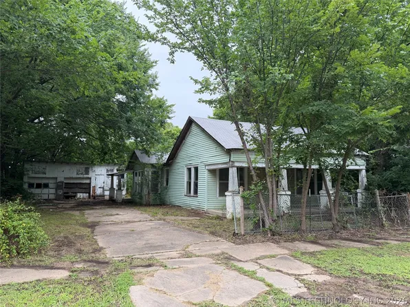 315 W 5th St, Hominy, OK 74035