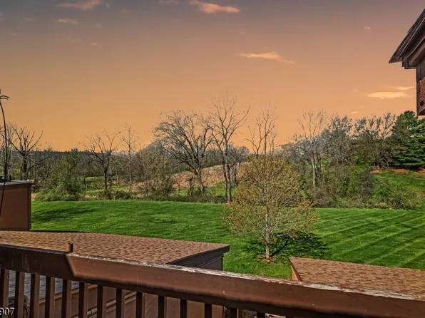 22 Glenside Dr, Clinton Twp., NJ 08801