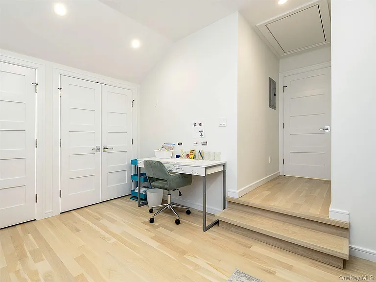 27 Pine St — Photo 33