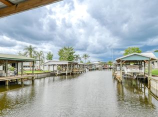 94 Happiness Dr, Welaka, FL 32193