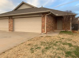11002 SW 5th St, Yukon, OK 73099