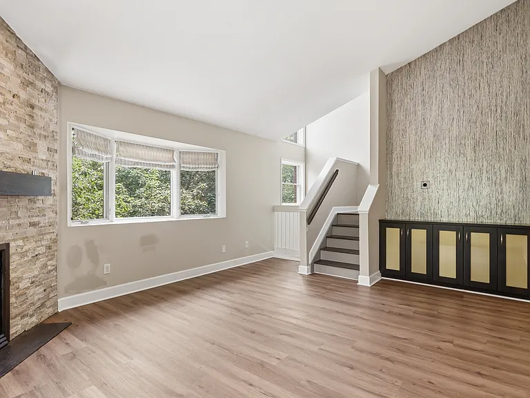 221 S Garfield St #211 — Photo 8