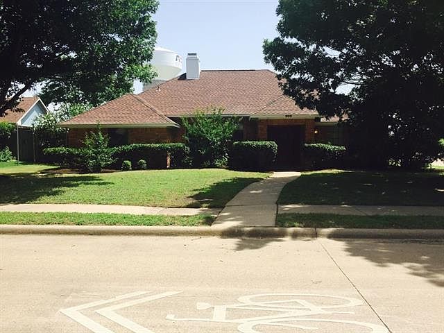 2nd image of 900 Sycamore Creek Rd