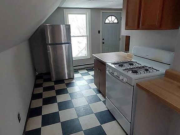 5th image of 1426 Washington St NE