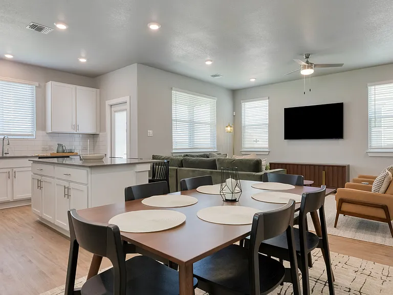 Altura Luxury Rental Homes — Photo 6