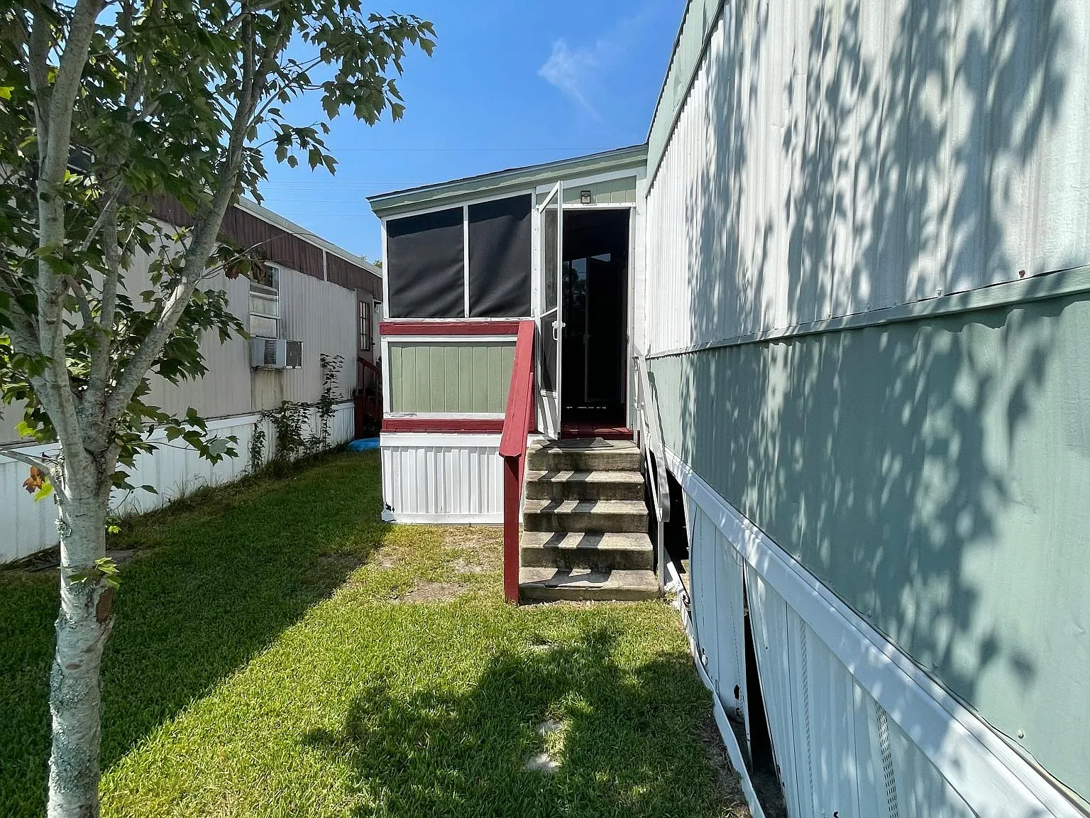 3 bed, $1,200 — Photo 2