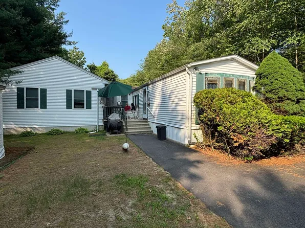 15 James Street, Derry, NH 03038-4526