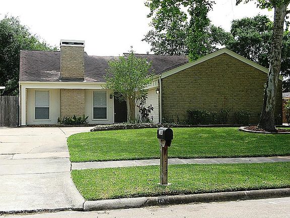 3rd image of 1142 Trowbridge Dr