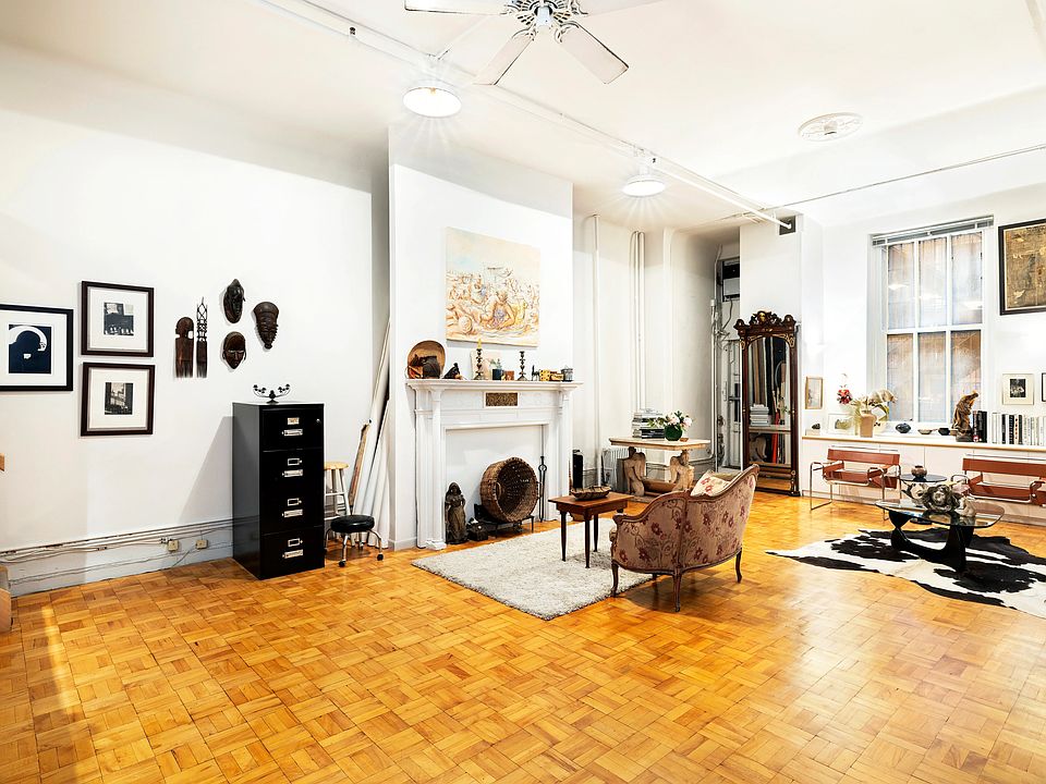 1st image of 39 E 19th St APT 3